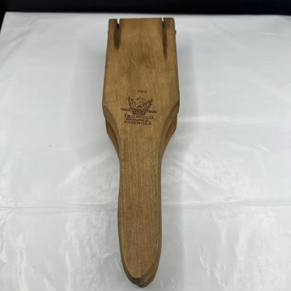 Antique T&D Mfg Co Wooden Lemon Squeezer No 797 Citrus Press Primitive Kitchen